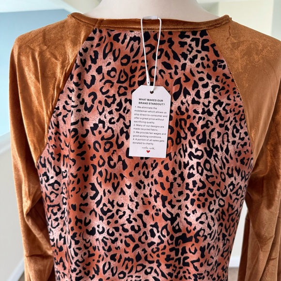 Velour Leopard Print Tunic - Picture 6 of 7